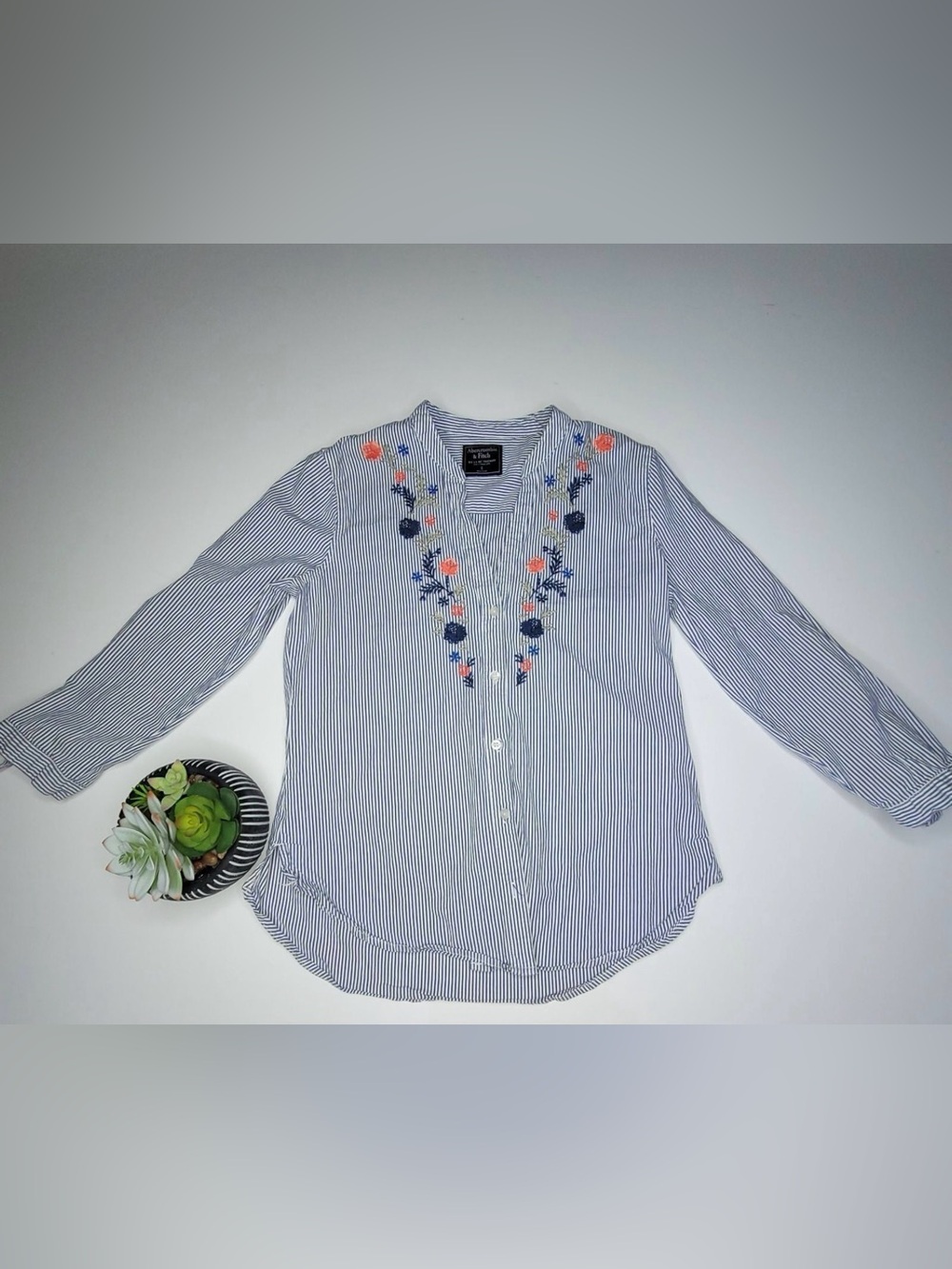 Abercrombie & Fitch Striped Embroidered Floral Blouse Women’s Small